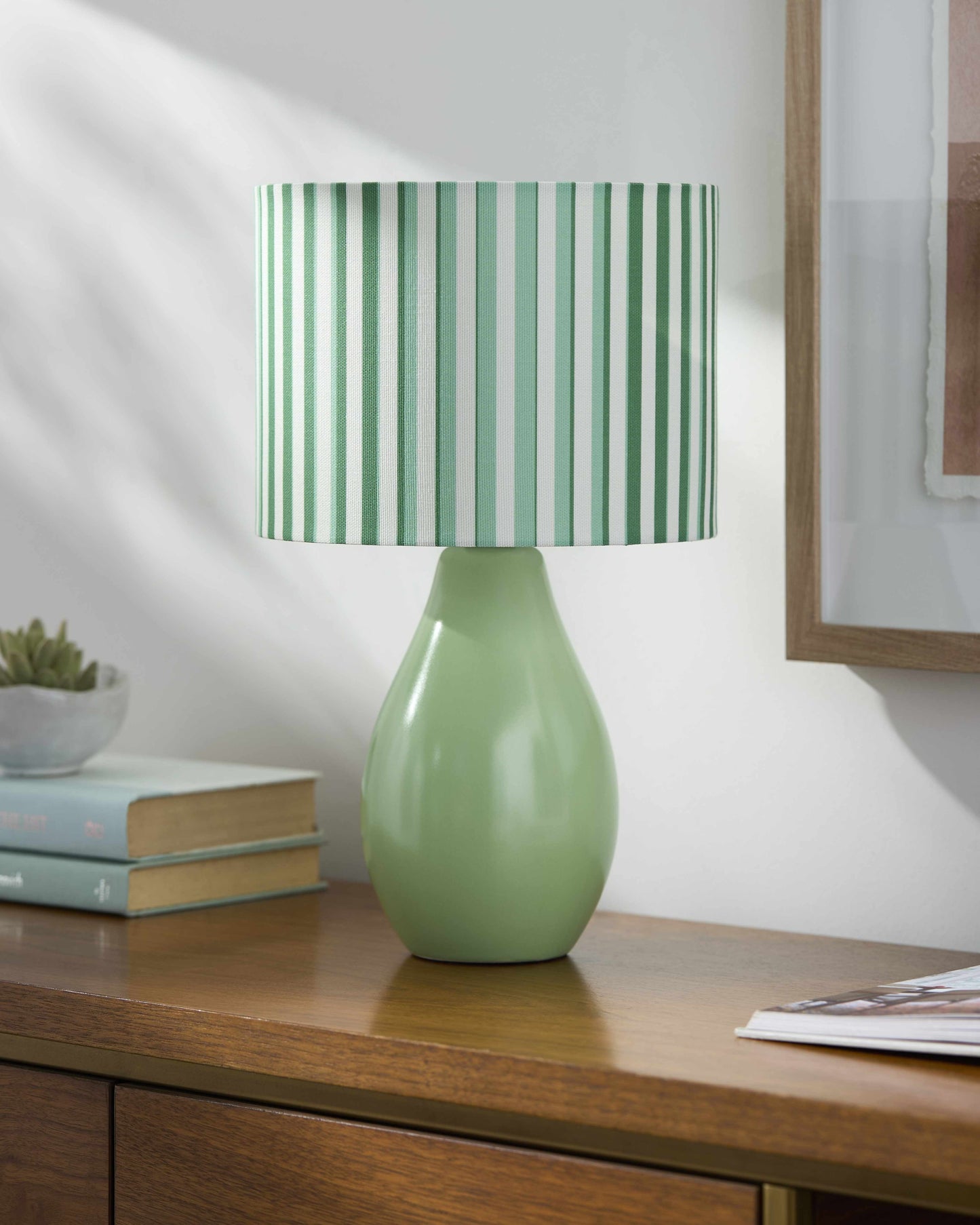 Beitbridge White Table Lamp